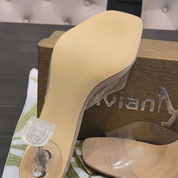 NIB Transparent Peep Toe Mules - Picture 5 of 8